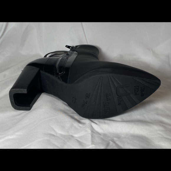 John Fluevog Unite Moon stylish ankle boot - Picture 8 of 11